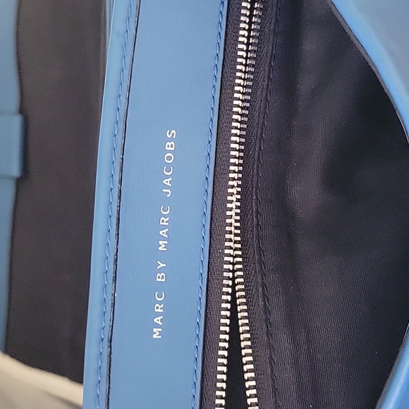 MARC by Marc Jacobs  White/Blue Crossbody - Picture 11 of 16